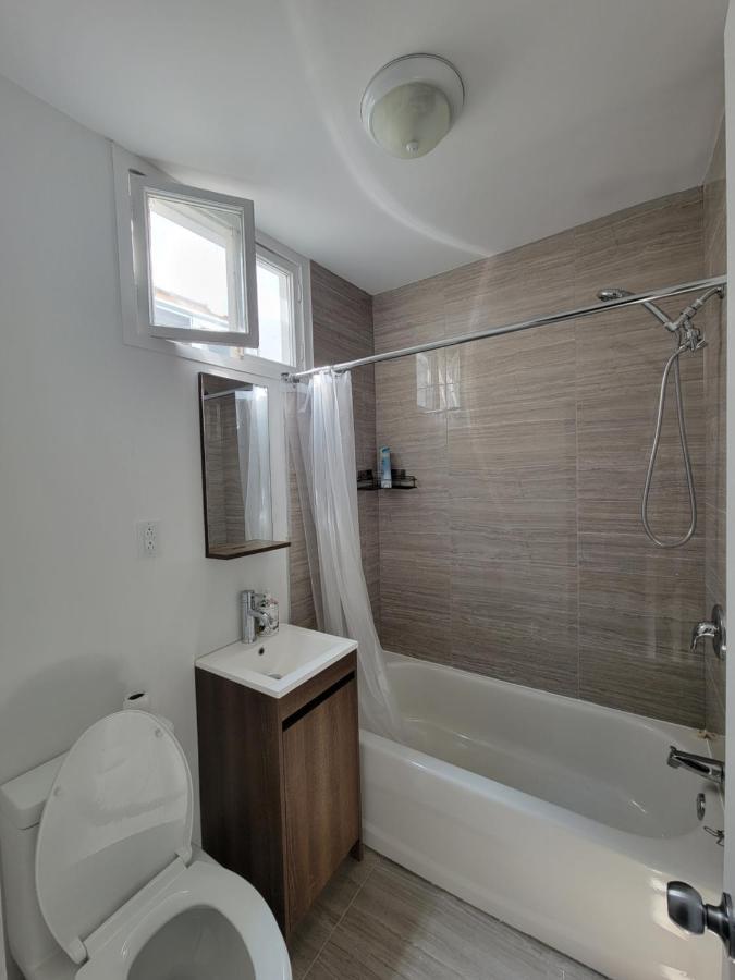 Small Condo In Montreal -Fast Wifi Ngoại thất bức ảnh